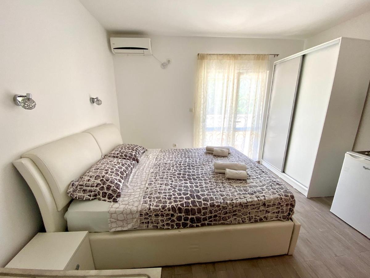 בודווה Apartments Popovic מראה חיצוני תמונה